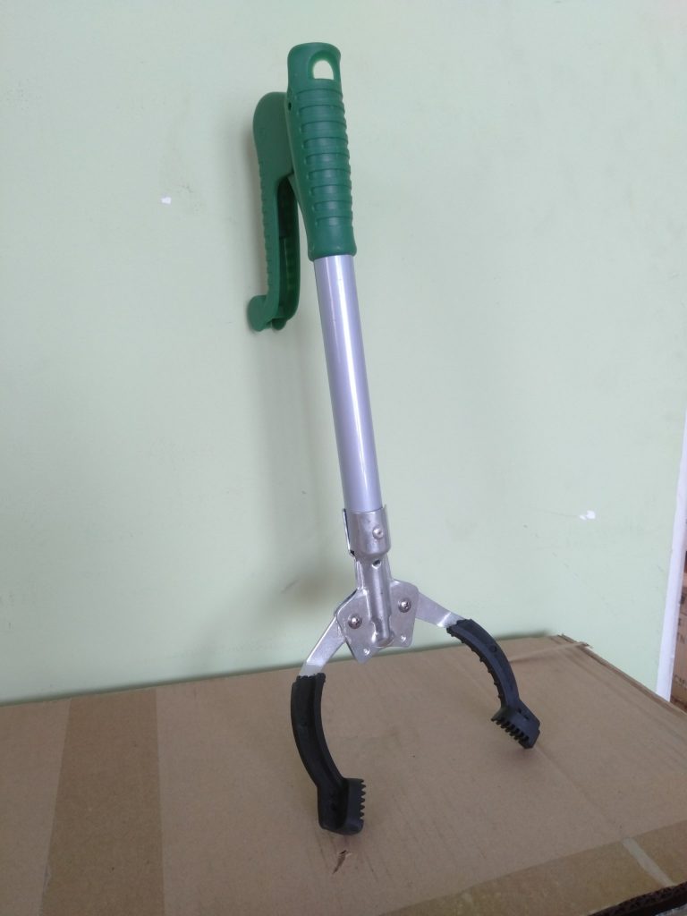 Dụng cụ gắp rác (40cm) C-300C