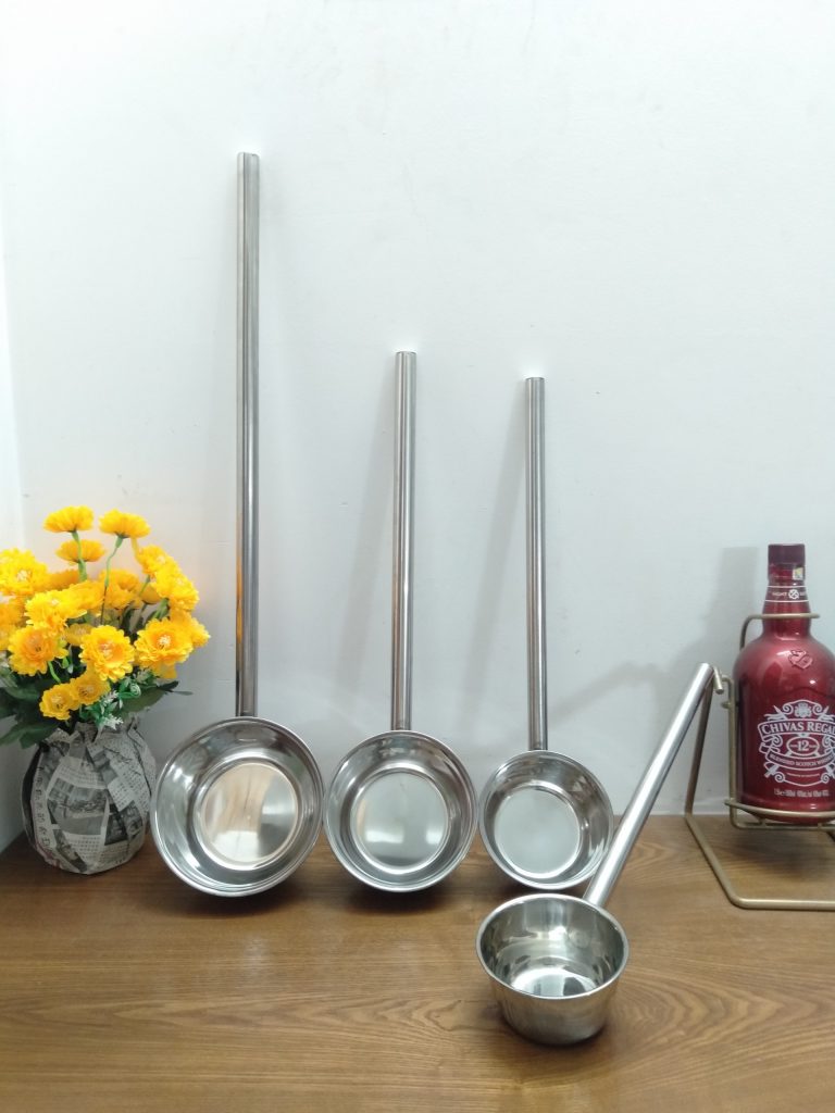 Gáo inox cán dài (12x35cm) 124611