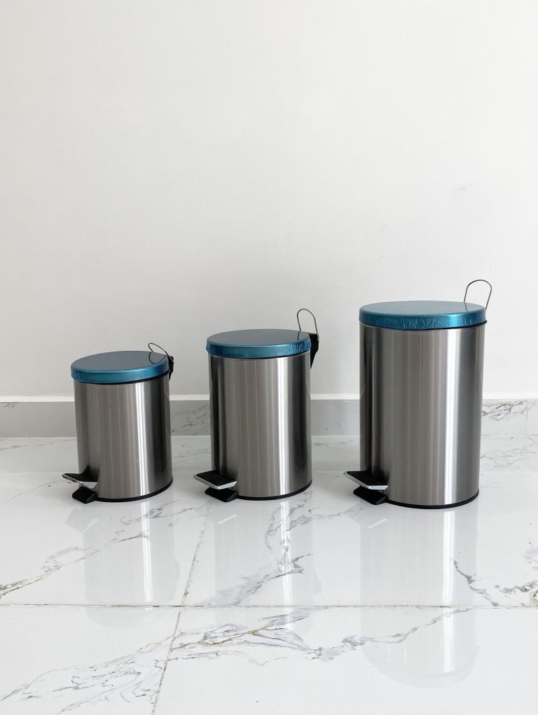 Thùng rác chân đạp 12L SB12 có giảm âm