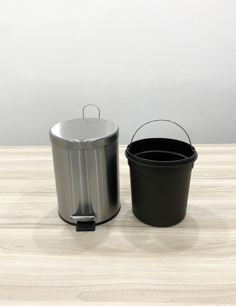 Thùng rác chân đạp 12L SB12 có giảm âm