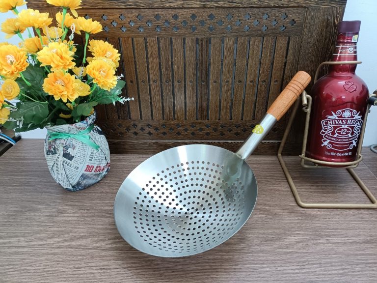 Vợt xương inox cán gỗ #26 182500