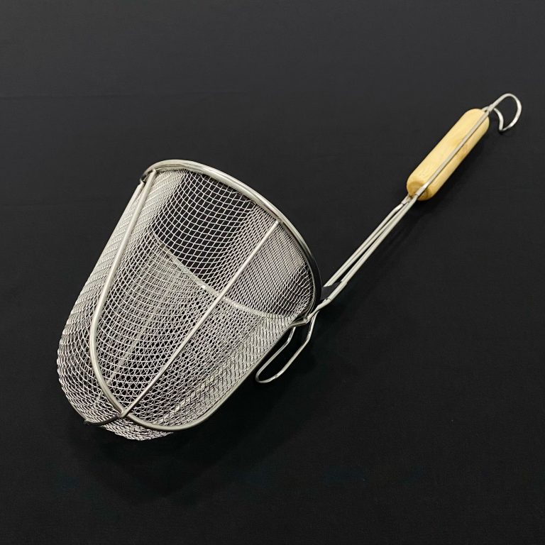 Vợt trụng mì cán gỗ dài 186182
