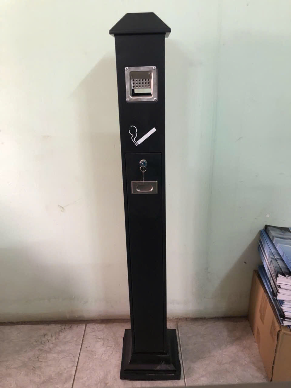 trụ gạt tàn hình mái T-019