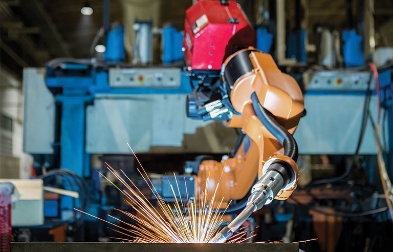 Robot công nghiệp có thể đảm nhận các nhiệm vụ nguy hiểm đối với con người.