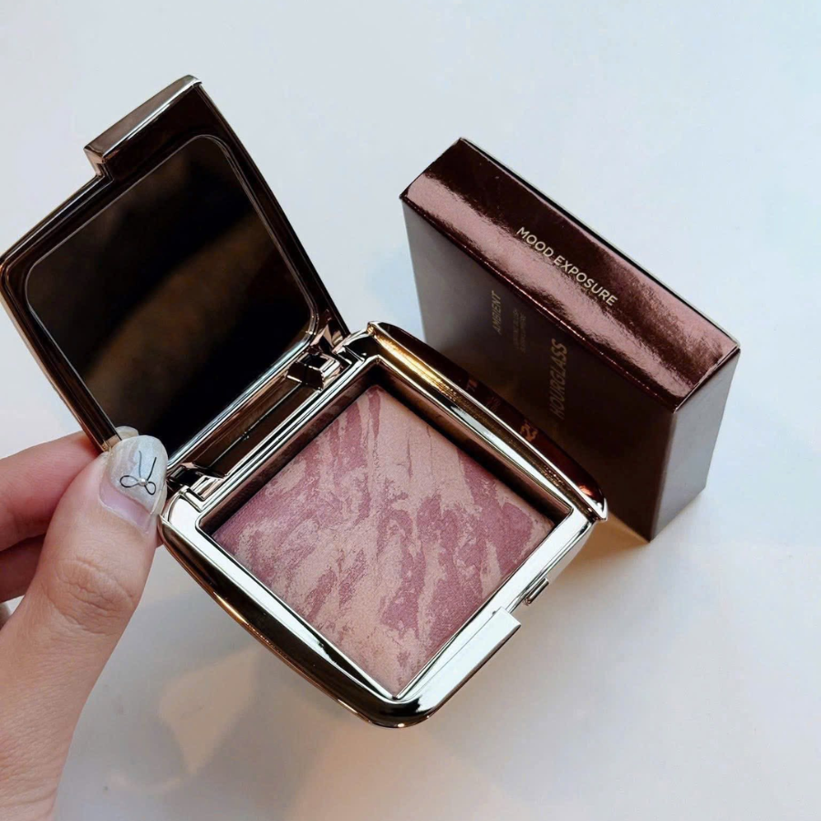 Hourglass Ambient Lighting Blush