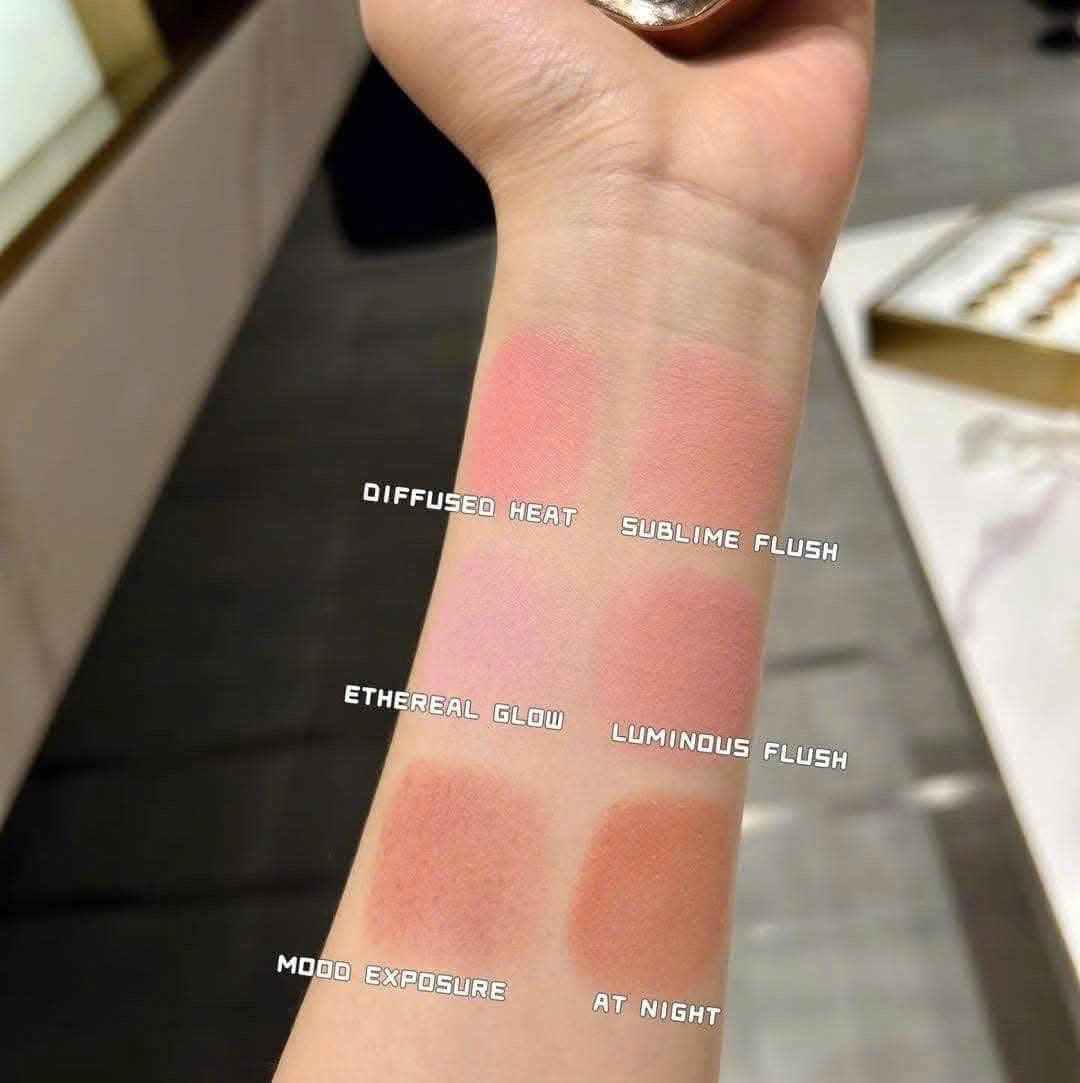 Hourglass Ambient Lighting Blush
