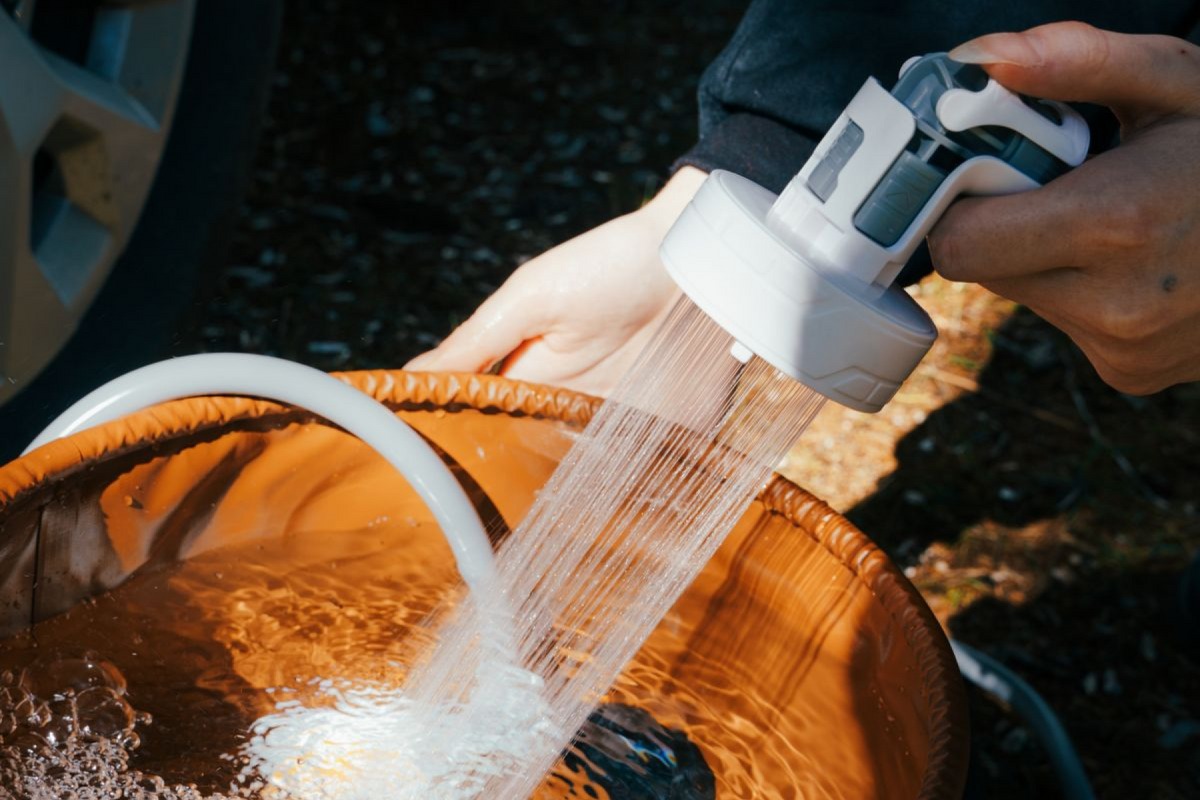 Cách tắm khi cắm trại: Hướng dẫn giữ cơ thể tươi mát khi ở ngoài trời