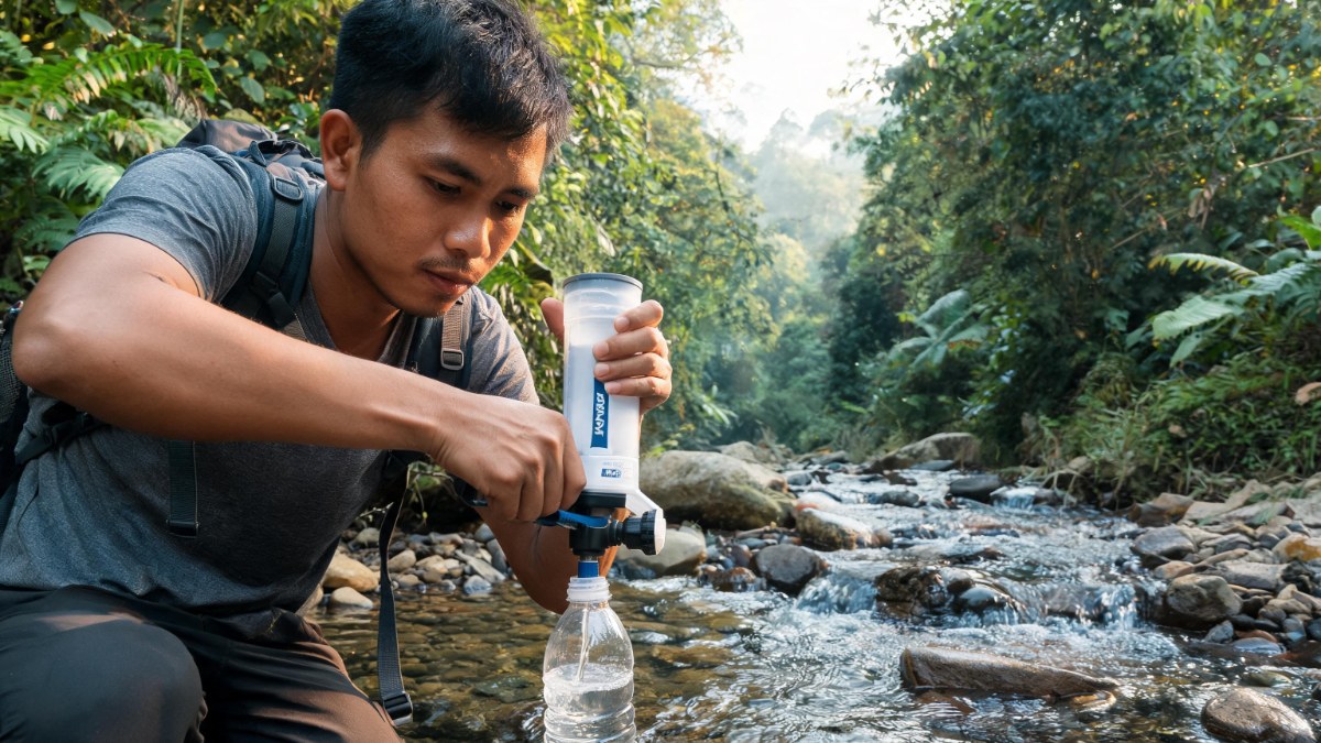 Bình lọc nước cắm trại 2026 - lọc nước suối sạch khi cắm trại rừng Việt Nam
