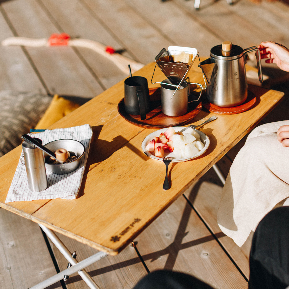Bàn Cắm Trại Du Lịch Snowpeak One Action Low Table Bamboo