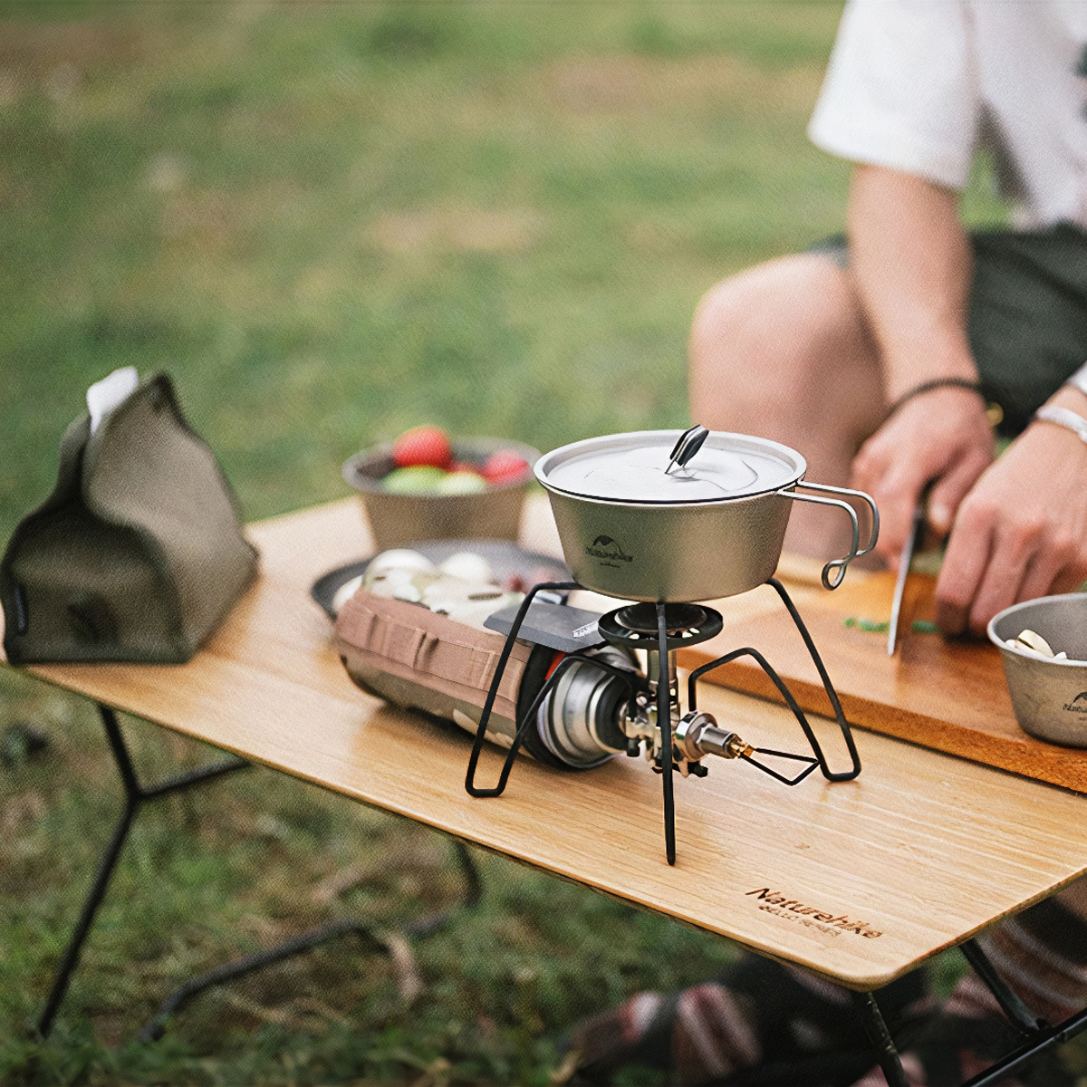 NatureHike NH22JU011 Bàn Cắm Trại Gấp Gọn Gỗ Tre Tiện Lợi