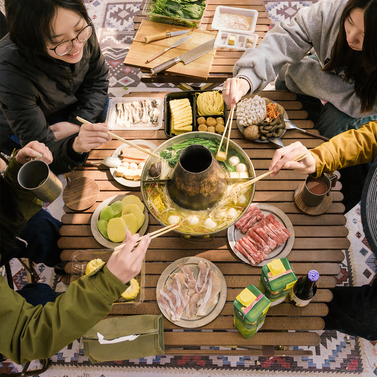 NatureHike NH21JU002 Bàn Cắm Trại Gỗ Kim Cương Cuộn Trứng