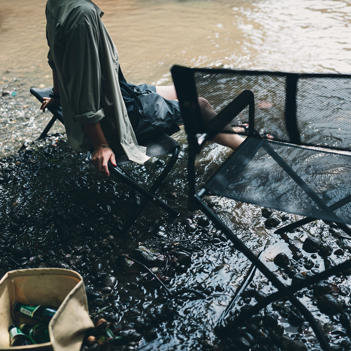 Băng ghế lưới Cắm Trại Du Lịch Snowpeak Mesh FD Bench Black