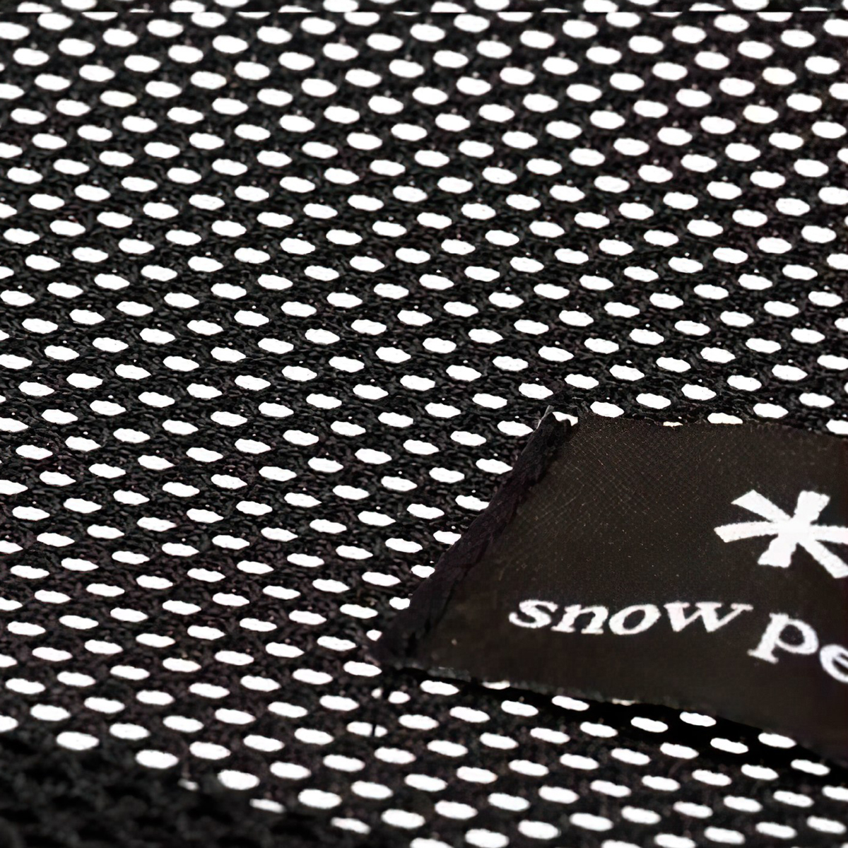 Băng ghế lưới Cắm Trại Du Lịch Snowpeak Mesh FD Bench Black