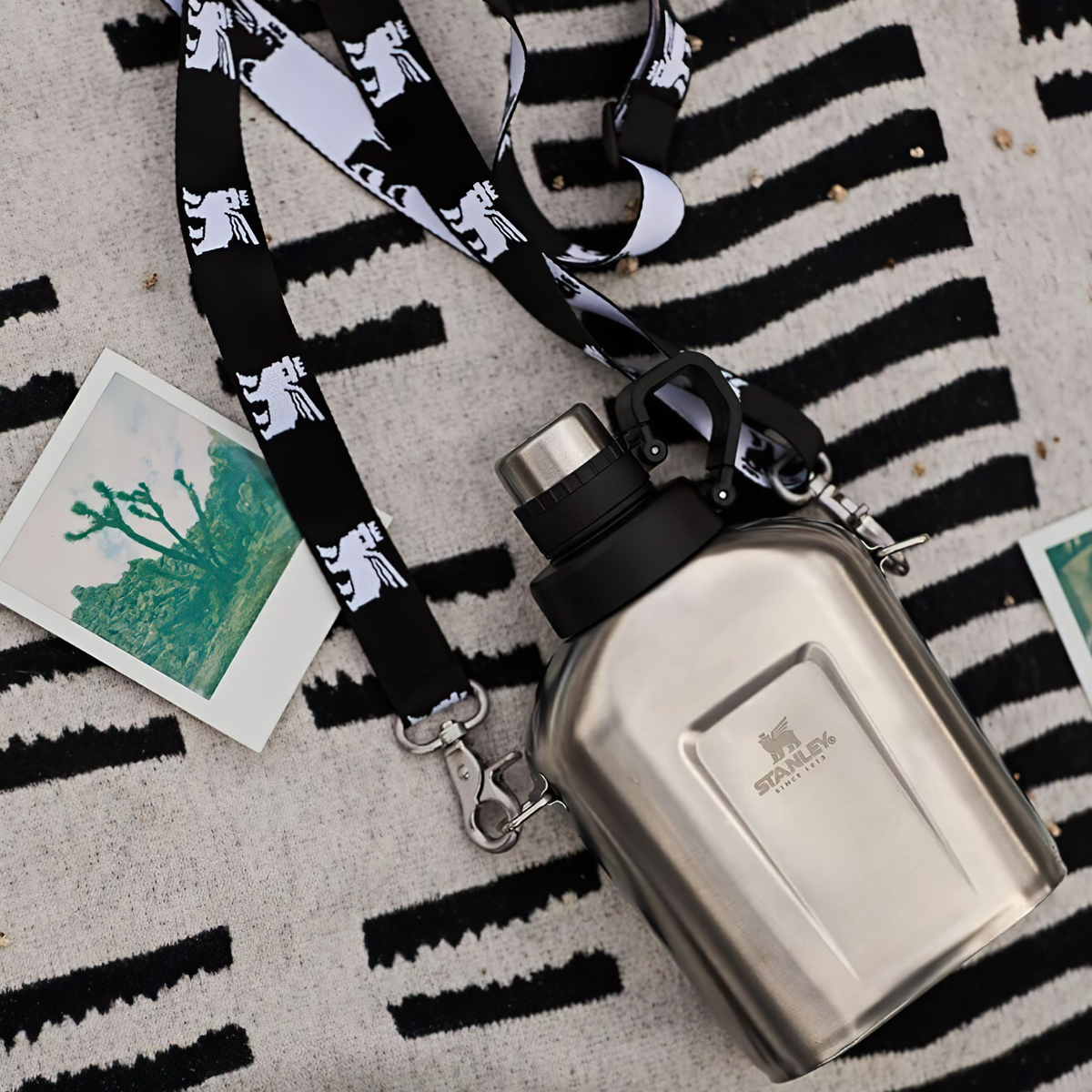 Stanley  Bi Đông Dã Chiến Cắm Trại Stanley The Legendary Classic – 1.1Qt