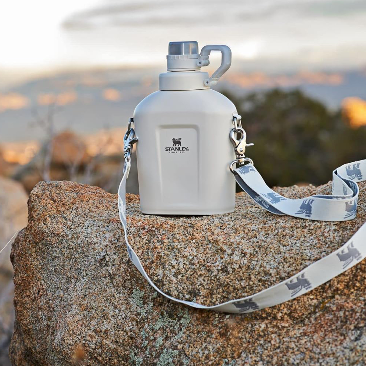 Stanley  Bi Đông Dã Chiến Cắm Trại Stanley The Legendary Classic – 1.1Qt