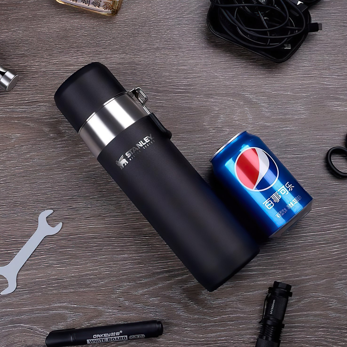 Bình Giữ Nhiệt Cắm Trại Stanley Master Unbreakable Water Bottle 650ml