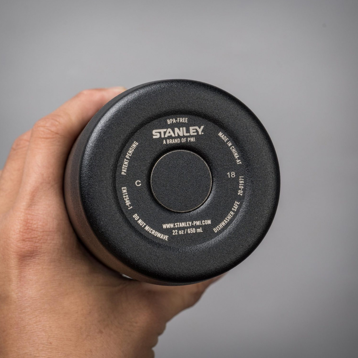 Bình Giữ Nhiệt Cắm Trại Stanley Master Unbreakable Water Bottle 650ml