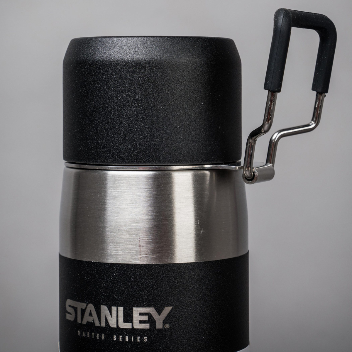 Bình Giữ Nhiệt Cắm Trại Stanley Master Unbreakable Water Bottle 650ml