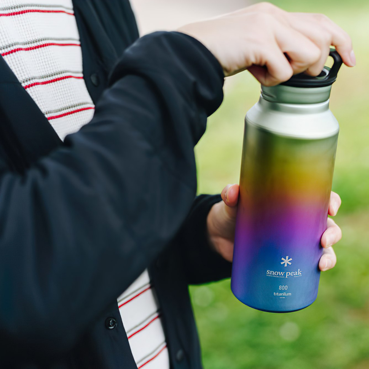 Bình Nước Cắm Trại Du Lịch Snowpeak Titanium Aurora Bottle