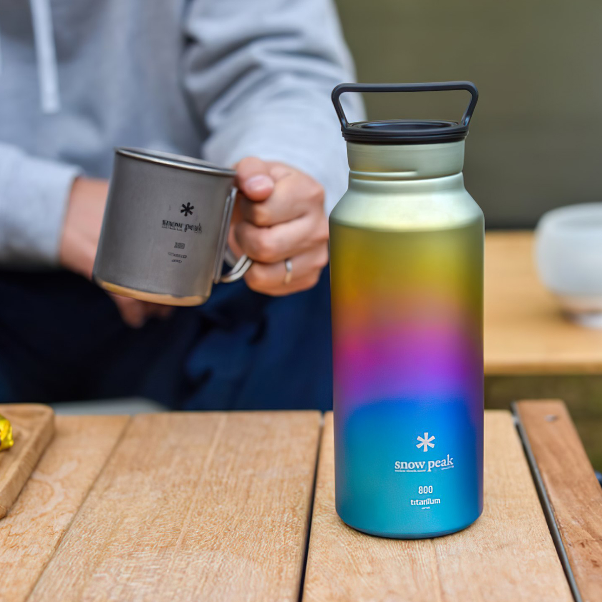 Bình Nước Cắm Trại Du Lịch Snowpeak Titanium Aurora Bottle