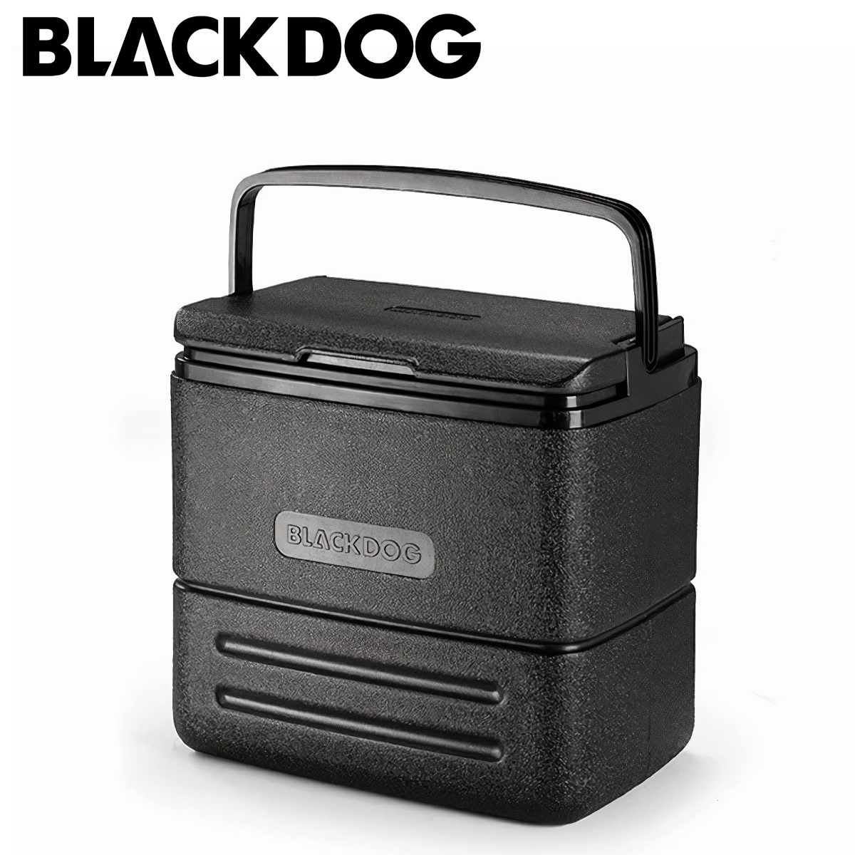 Thùng đá BlackDog 17L thiết kế vuông vức đặt cạnh bàn dã ngoại