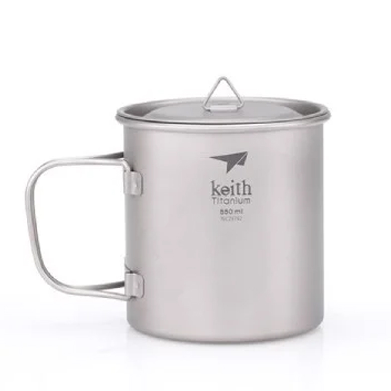 Ca titanium Keith 550ml mở nắp đặt cạnh thân ca, tay cầm gập