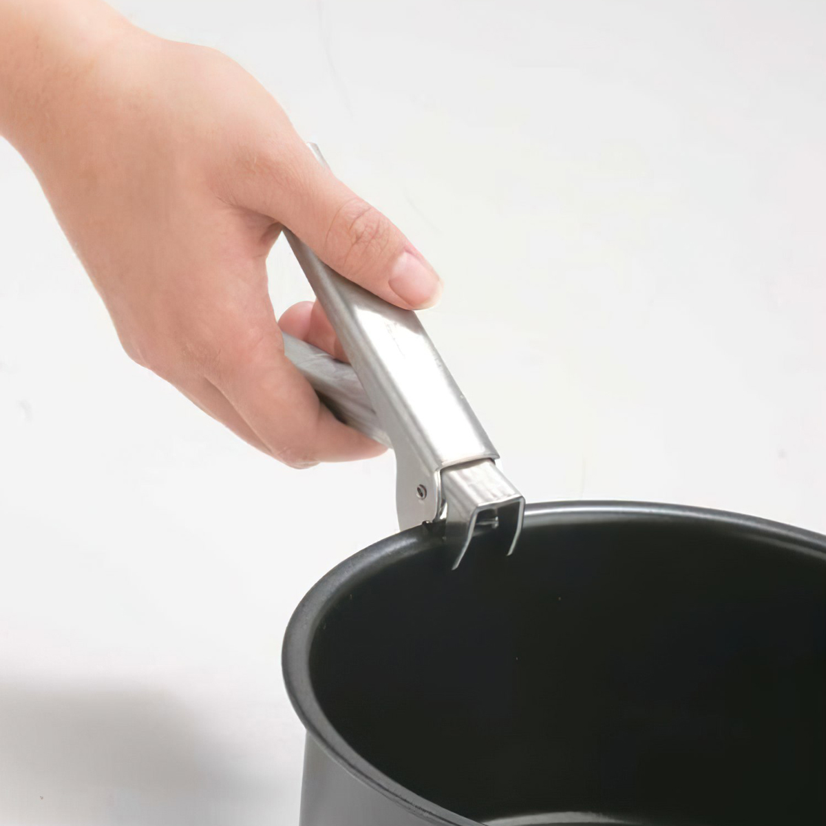 Cây Kẹp Nồi Cắm Trại Coghlans Aluminum Pot Holder