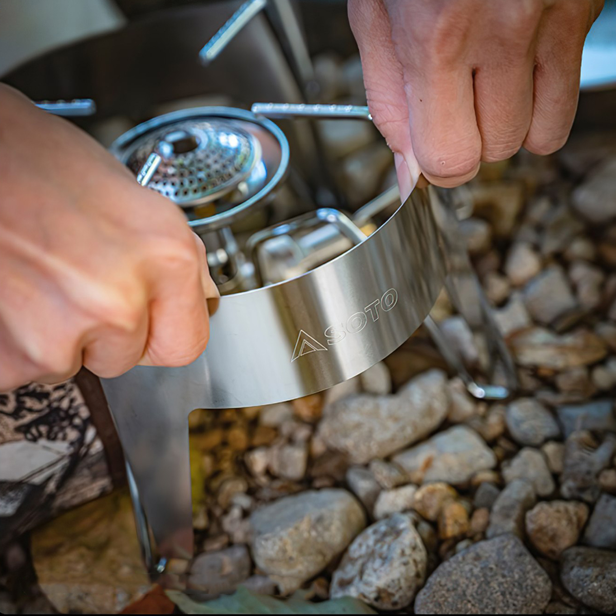 Chắn Gió Bếp Gas Cắm Trại Du Lịch Soto Regulator