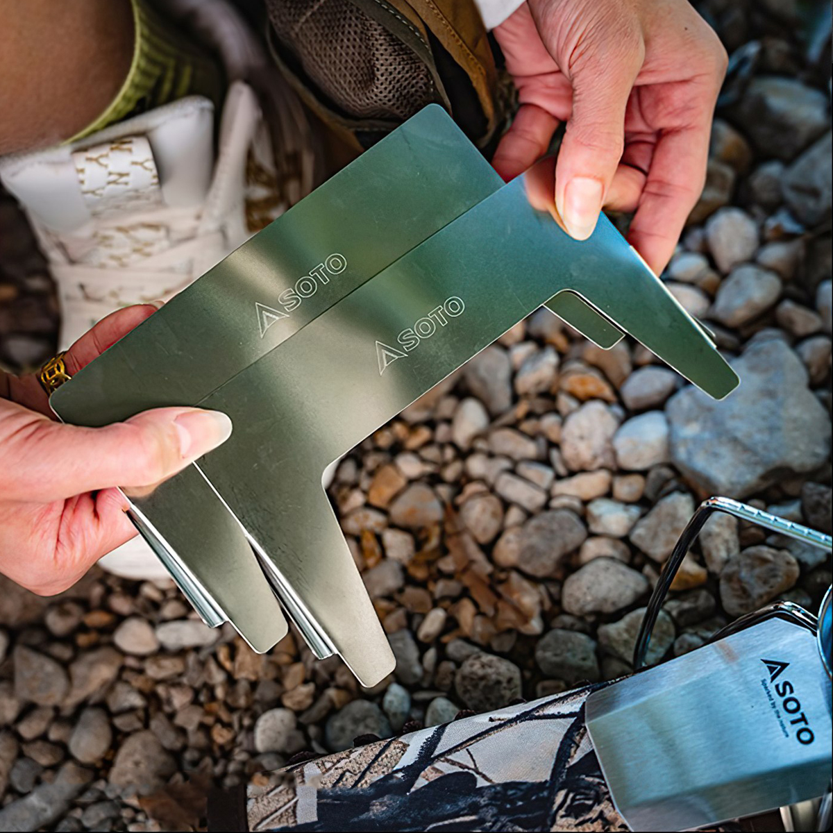 Chắn Gió Bếp Gas Cắm Trại Du Lịch Soto Regulator