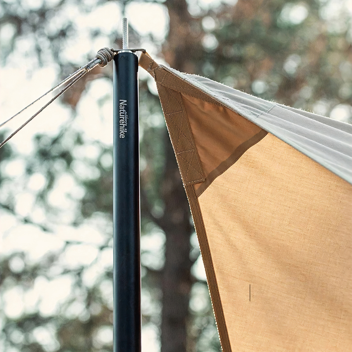 Naturehike Gậy Chống Tăng Có Giá Treo Đèn (1 cây gồm 4 khúc)