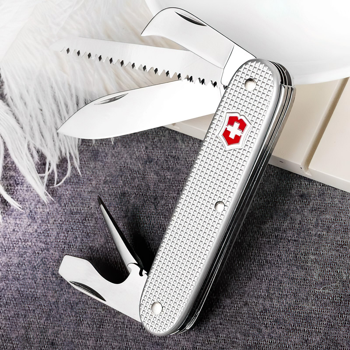 Victorinox Swiss Army 7 (93mm) Dao Cắm Trại Loại
