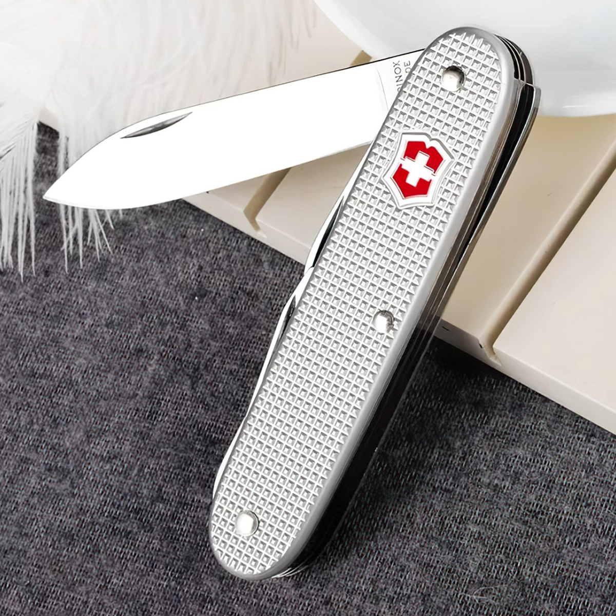 Victorinox Swiss Army 7 (93mm) Dao Cắm Trại Loại