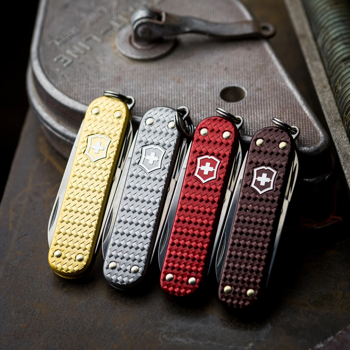 Dao Xếp Cắm Trại Đa Năng Victorinox Classic Precious Alox Collection