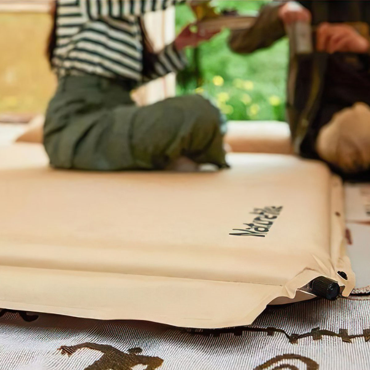 Naturehike CNK2300DZ014 Đệm Tự Bơm Hơi Kèm Gối Cắm Trại D01