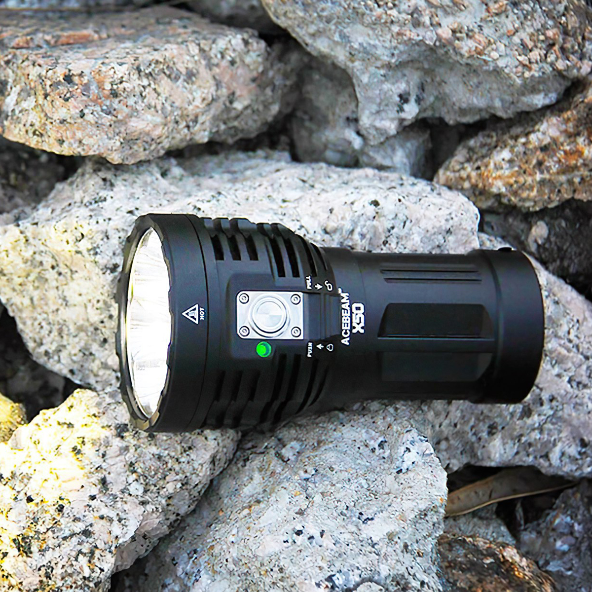 Đèn Pin Cắm Trại Du Lịch ACEBEAM X50 CRI95 Độ Sáng 21000 Lumen Nhiệt Màu 4500K Chiếu Xa 494M Pin Tích Hợp Cổng Sạc Xả Usb C