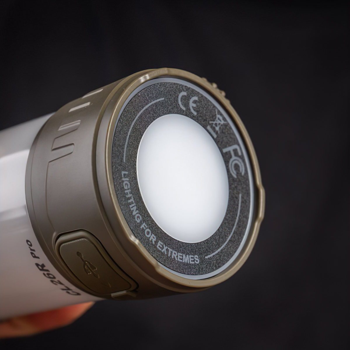 FENIX CL26R Pro Đèn pin độ sáng 650 lumen pin 21700 sạc USB-C chiếu tỏa 360 độ Cắm Trại