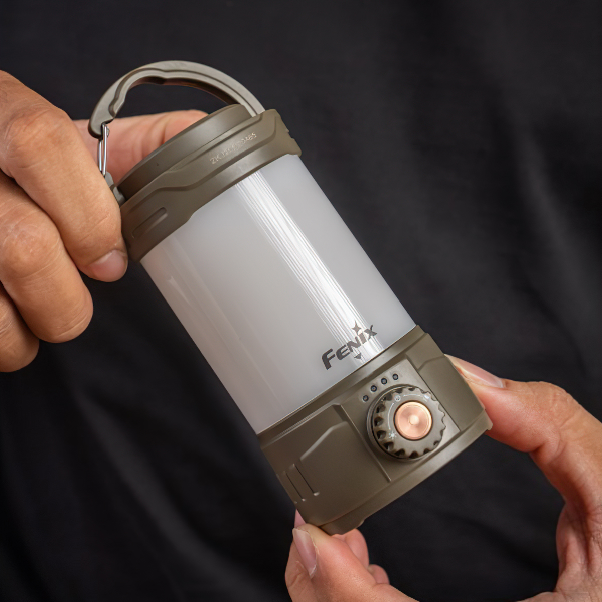 FENIX CL26R Pro Đèn pin độ sáng 650 lumen pin 21700 sạc USB-C chiếu tỏa 360 độ Cắm Trại