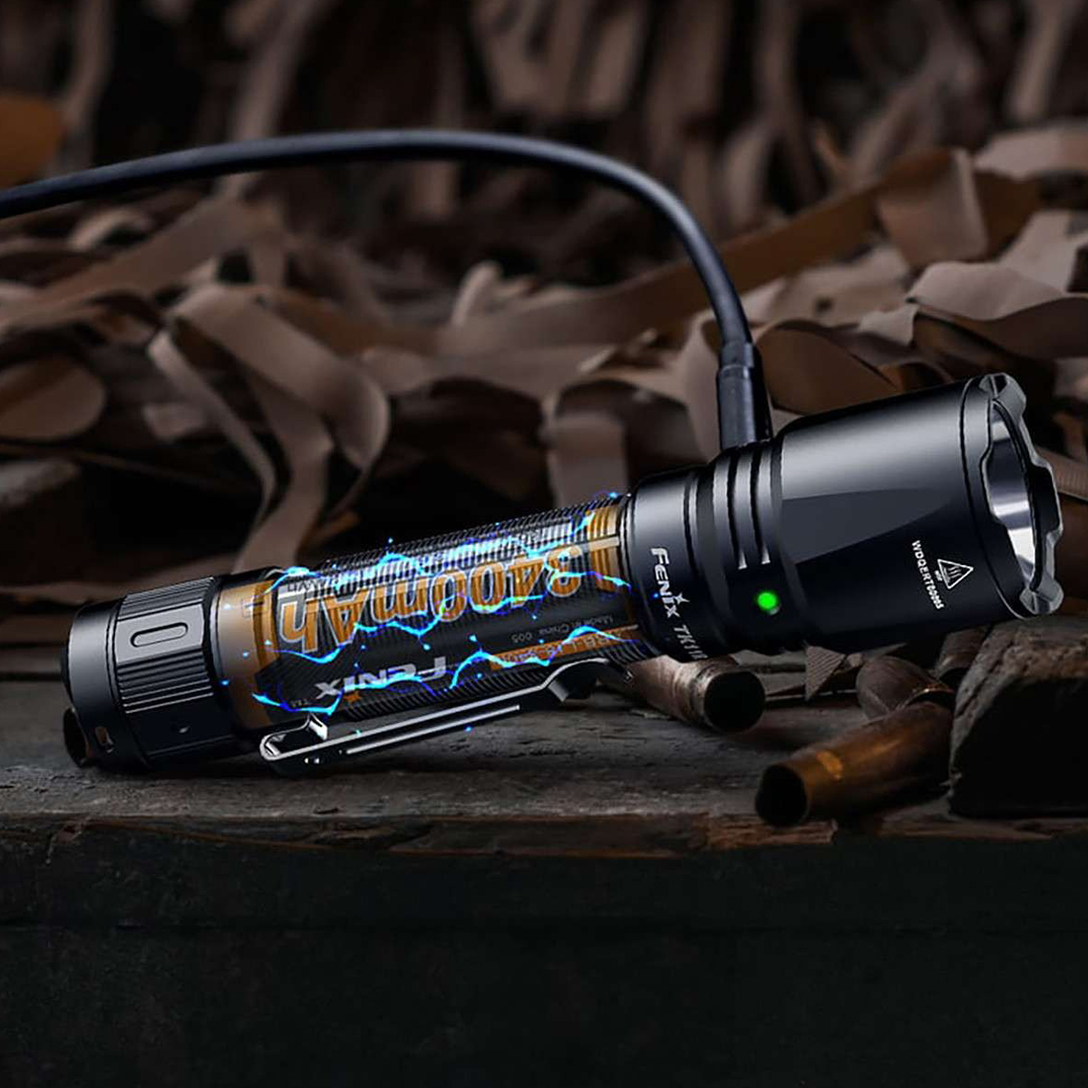FENIX TK11R Đèn pin sáng 1600 lumen chiếu xa 420m pin sạc 18650 Cắm Trại