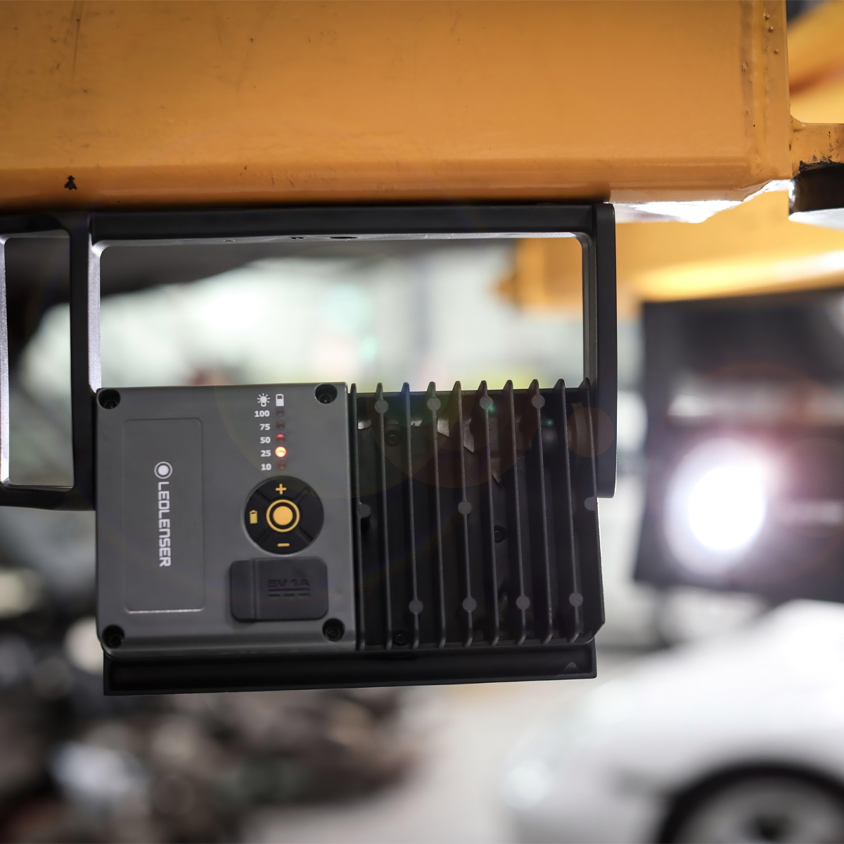 Ledlenser IF4R Đèn Pin Cắm Trại