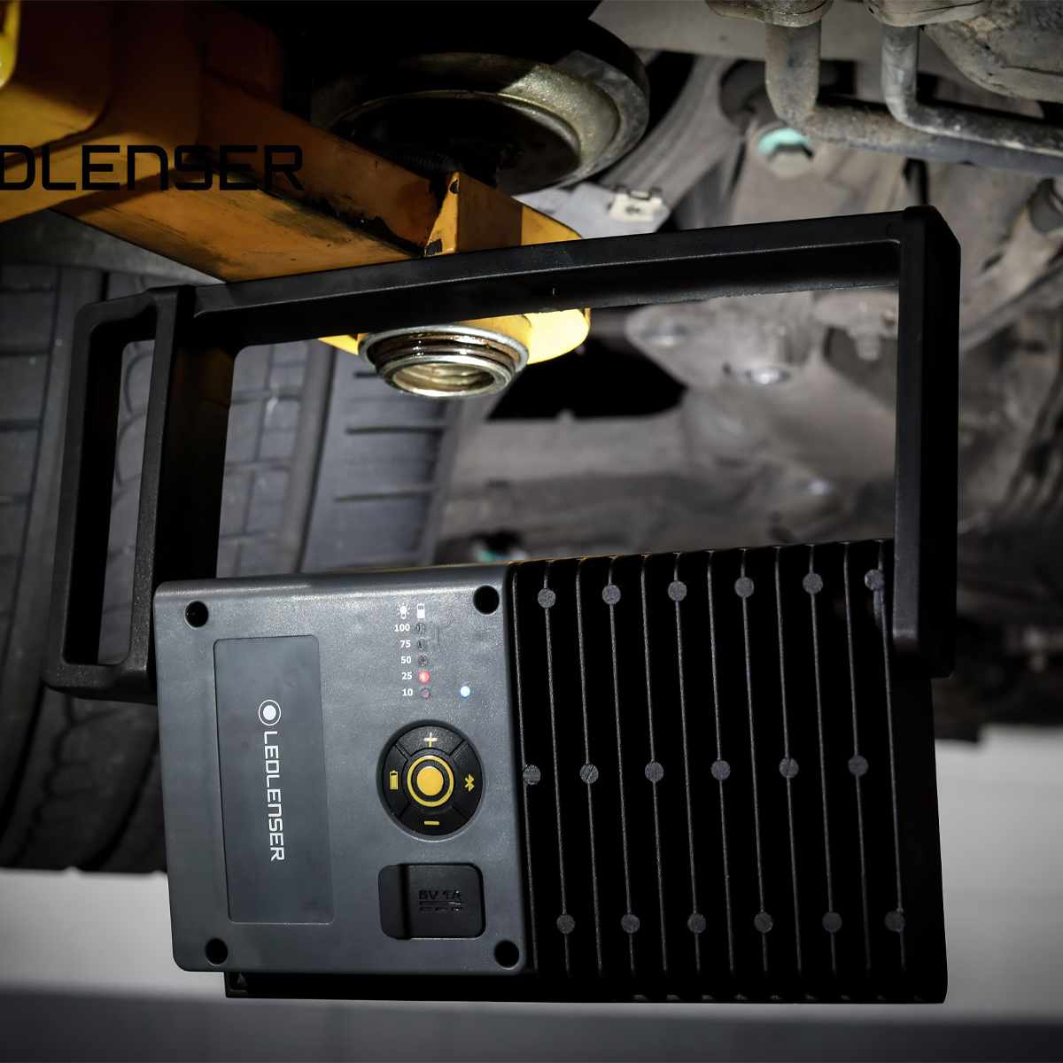 Ledlenser IF8R Đèn Pin Cắm Trại