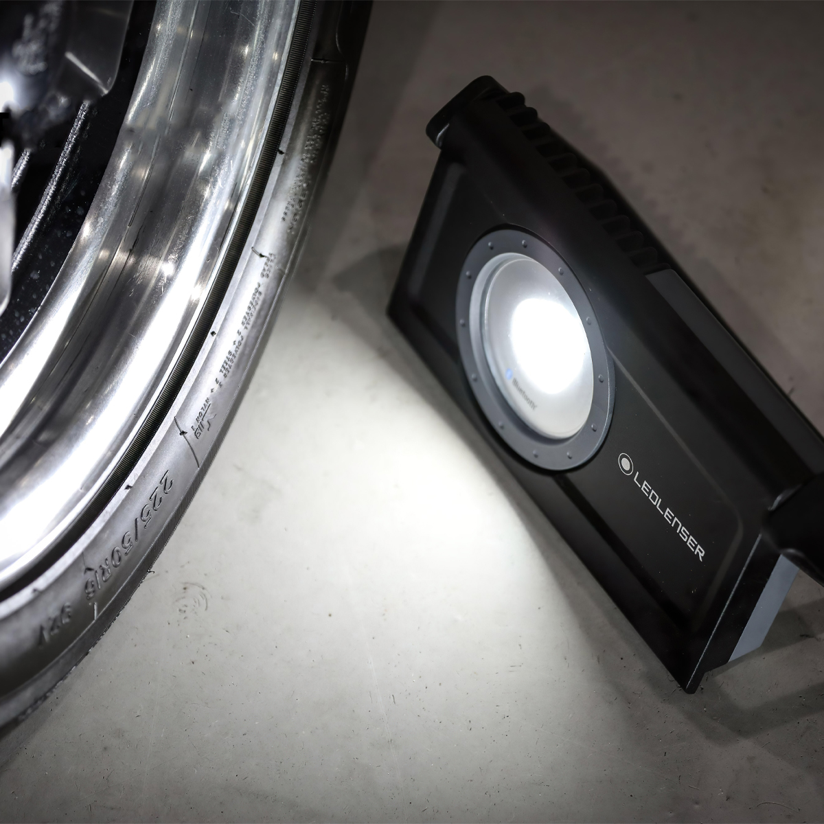 Ledlenser IF8R Đèn Pin Cắm Trại