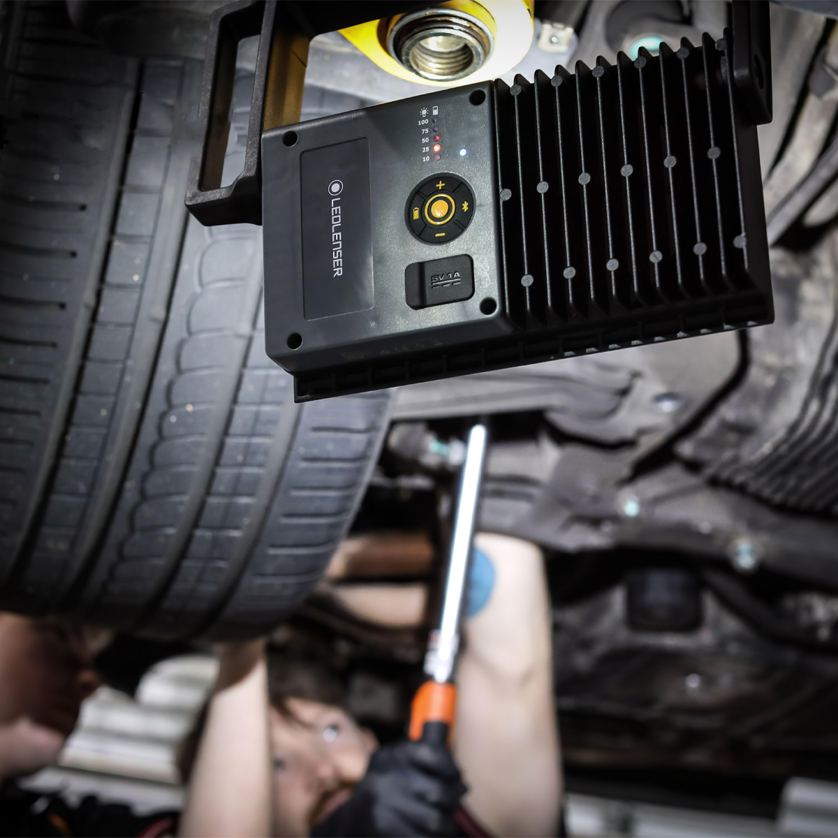 Ledlenser IF8R Đèn Pin Cắm Trại