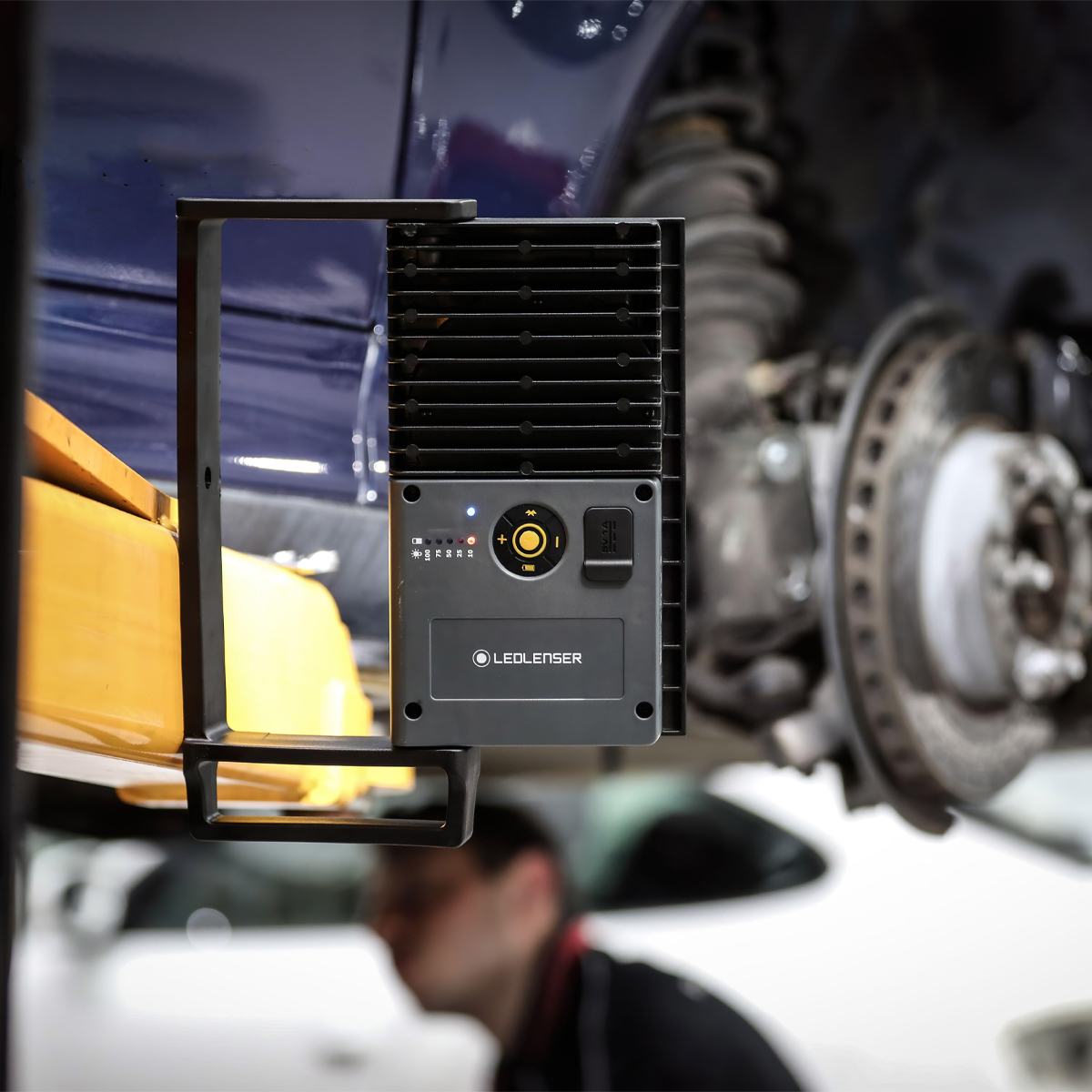 Ledlenser IF8R Đèn Pin Cắm Trại