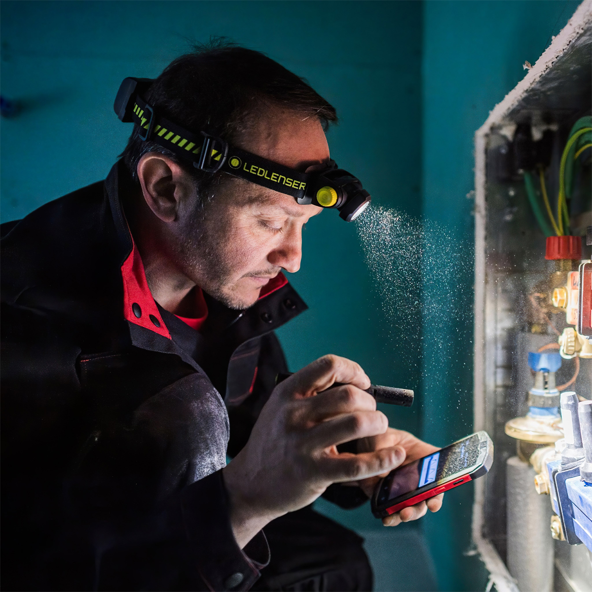 Ledlenser P2R Work Đèn Pin Cắm Trại