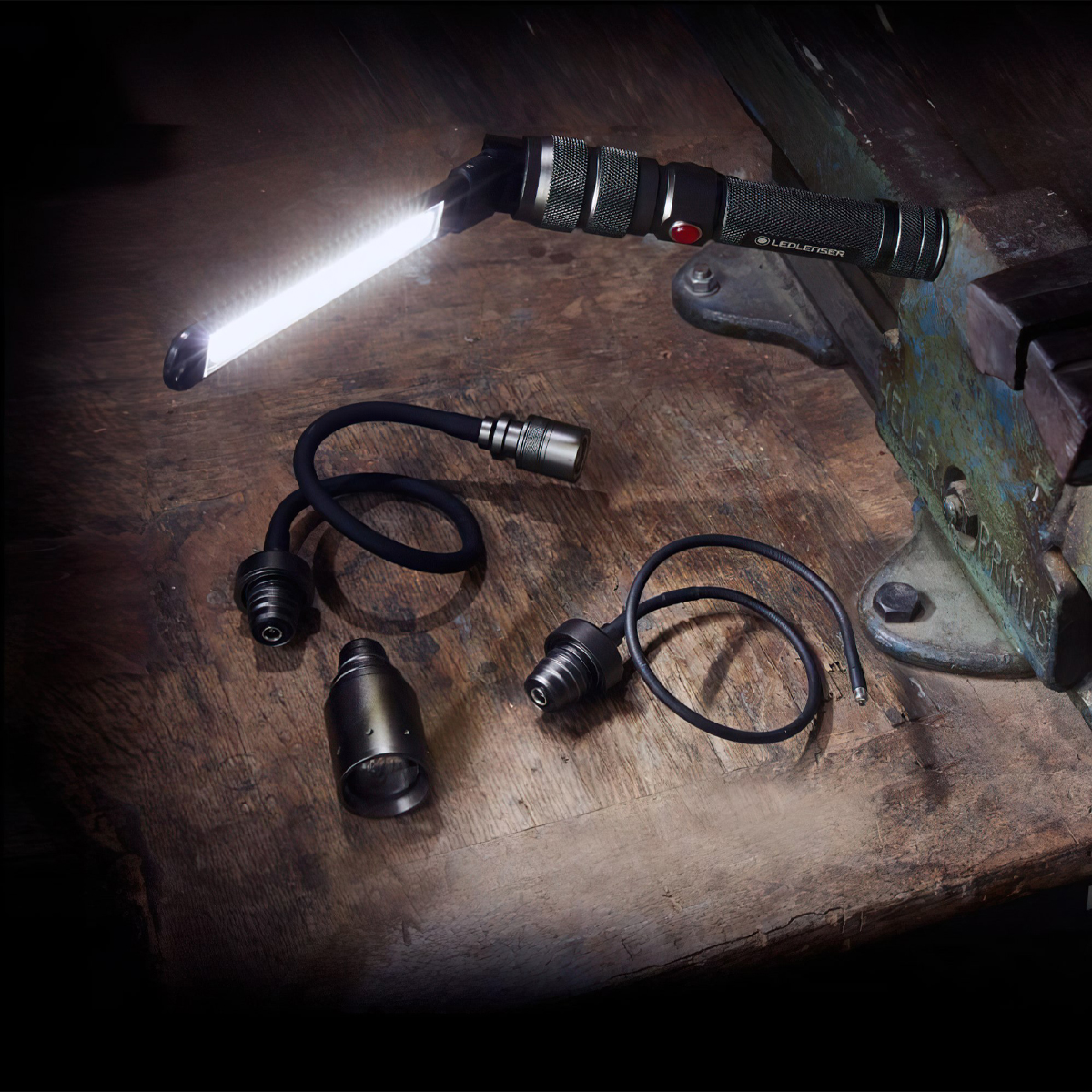 Ledlenser Workers Friend Đèn Pin Cắm Trại