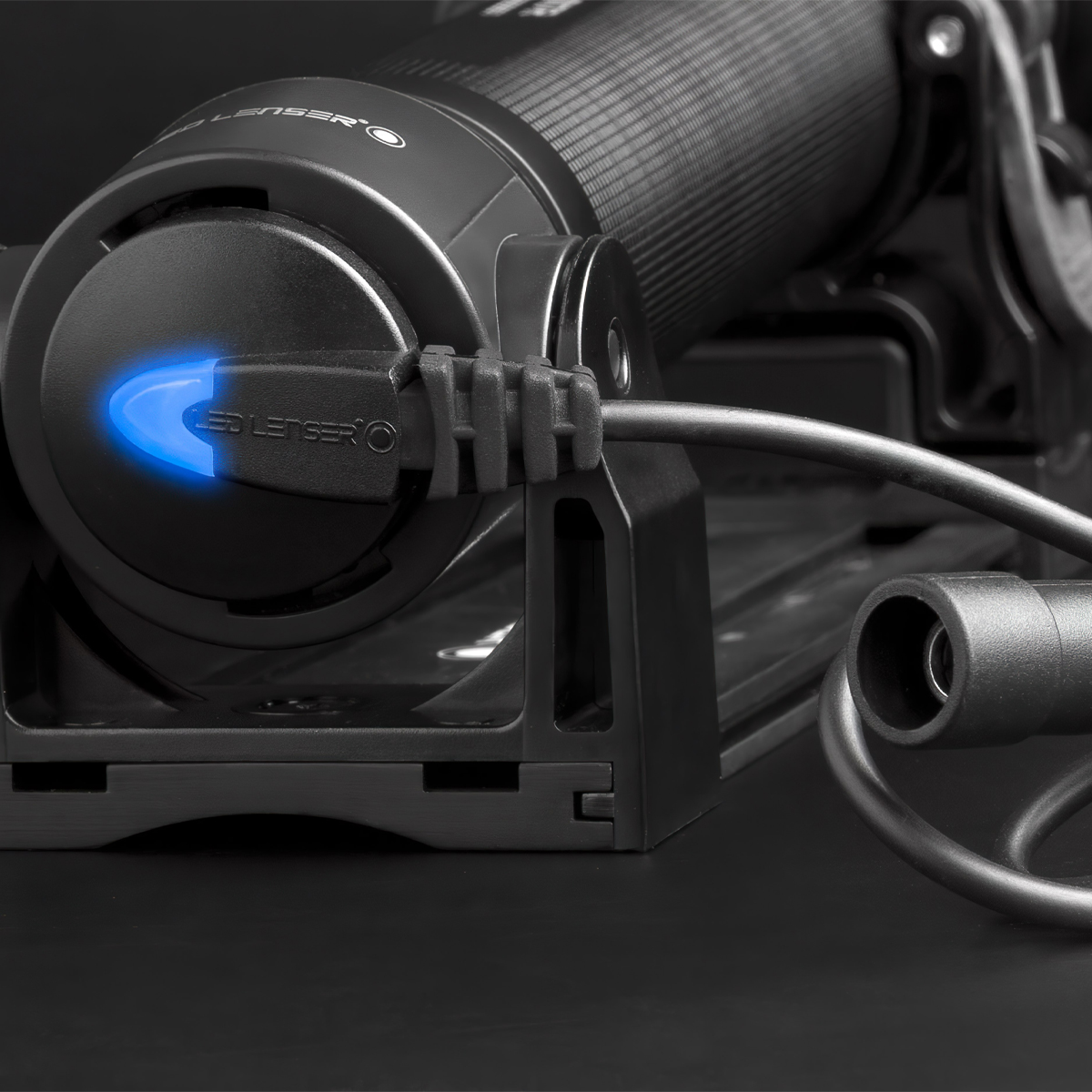 Ledlenser X21R.2 Đèn Pin Cắm Trại