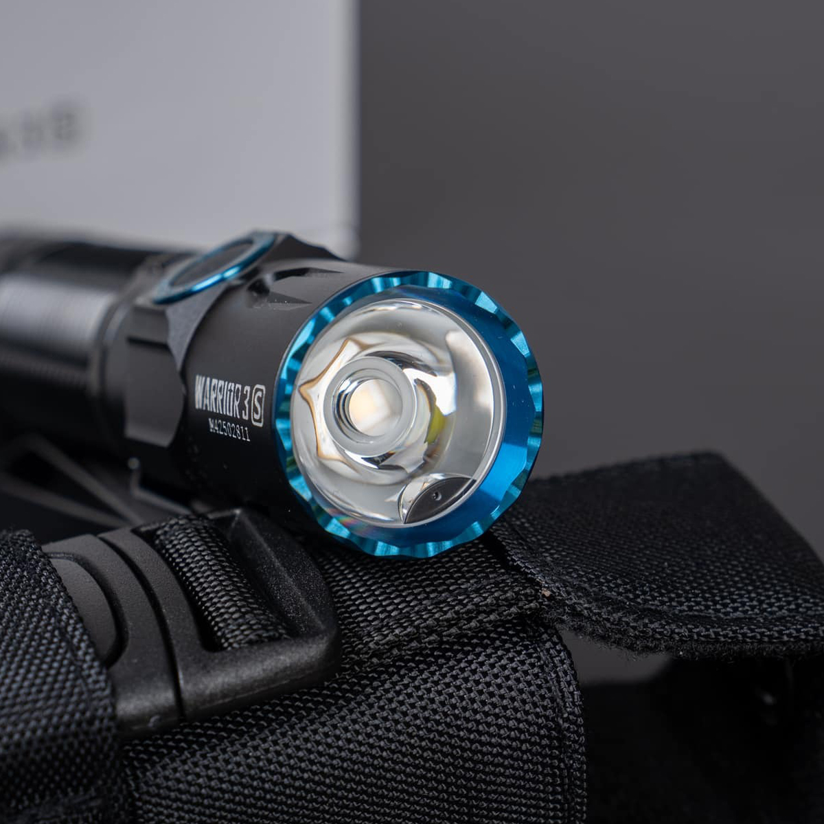 OLIGHT WARRIOR 3S  Đèn pin độ sáng 2300 lumen chiếu xa 300m cắm trại