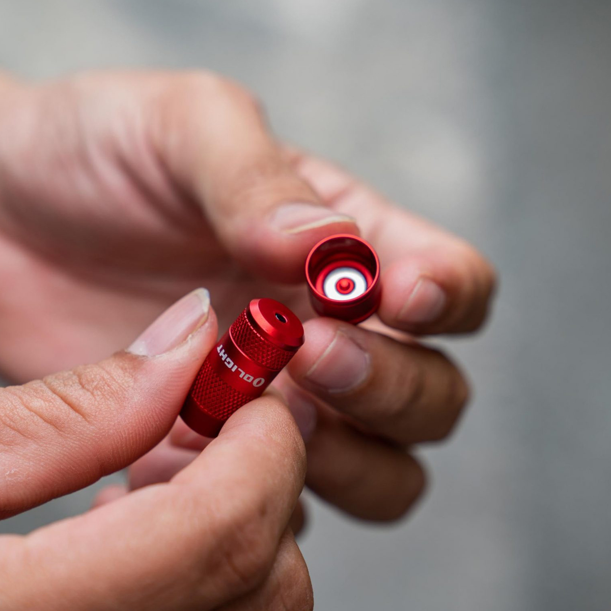 Đèn pin móc khóa cắm trại OLIGHT iMINI sáng 10 lumen chiếu xa 10m nam châm đuôi kèm 3 pin LR41