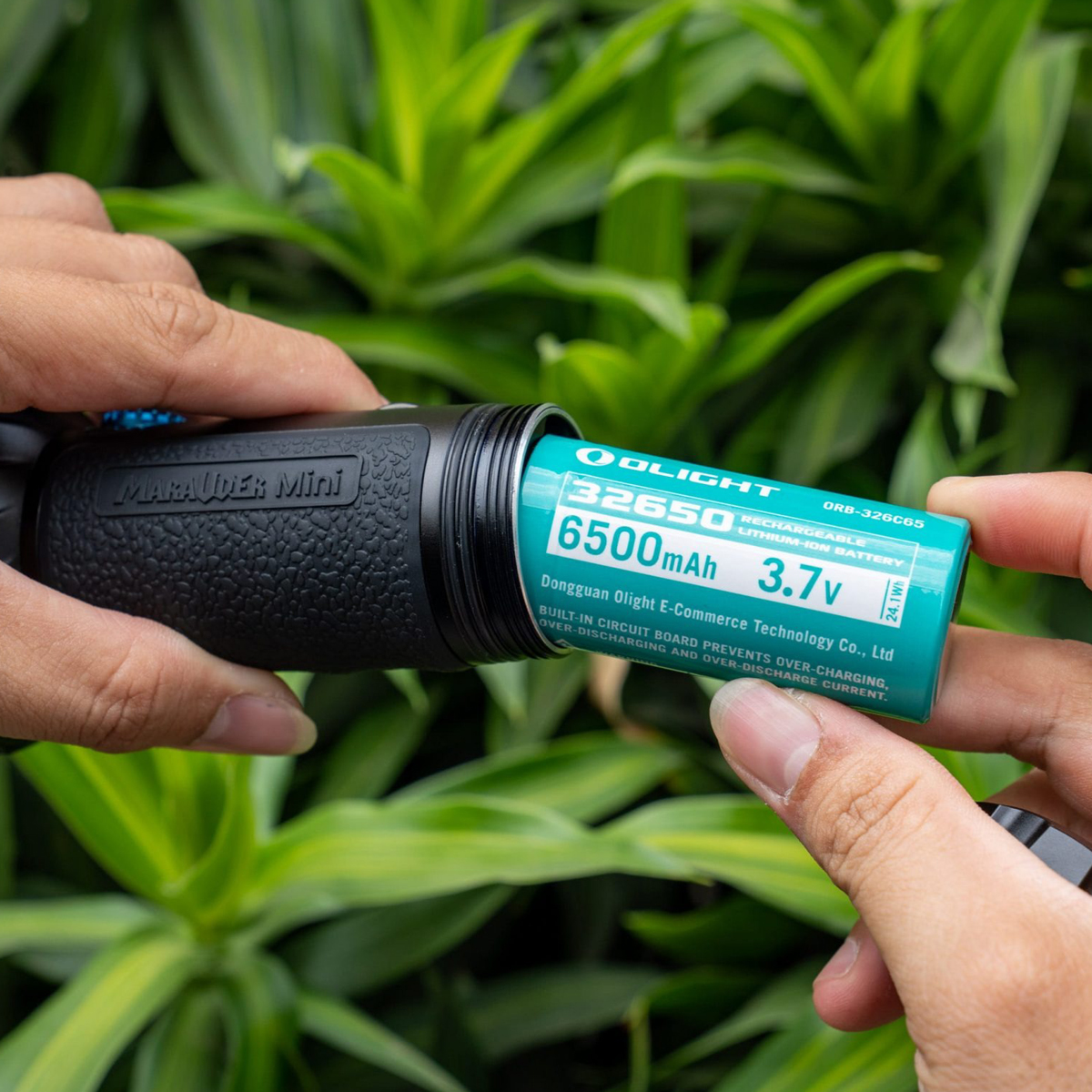 Đèn Pin Siêu Sáng Cắm Trại OLIGHT MARAUDER MINI Sáng 7000 Lumen Chiếu Xa 600m