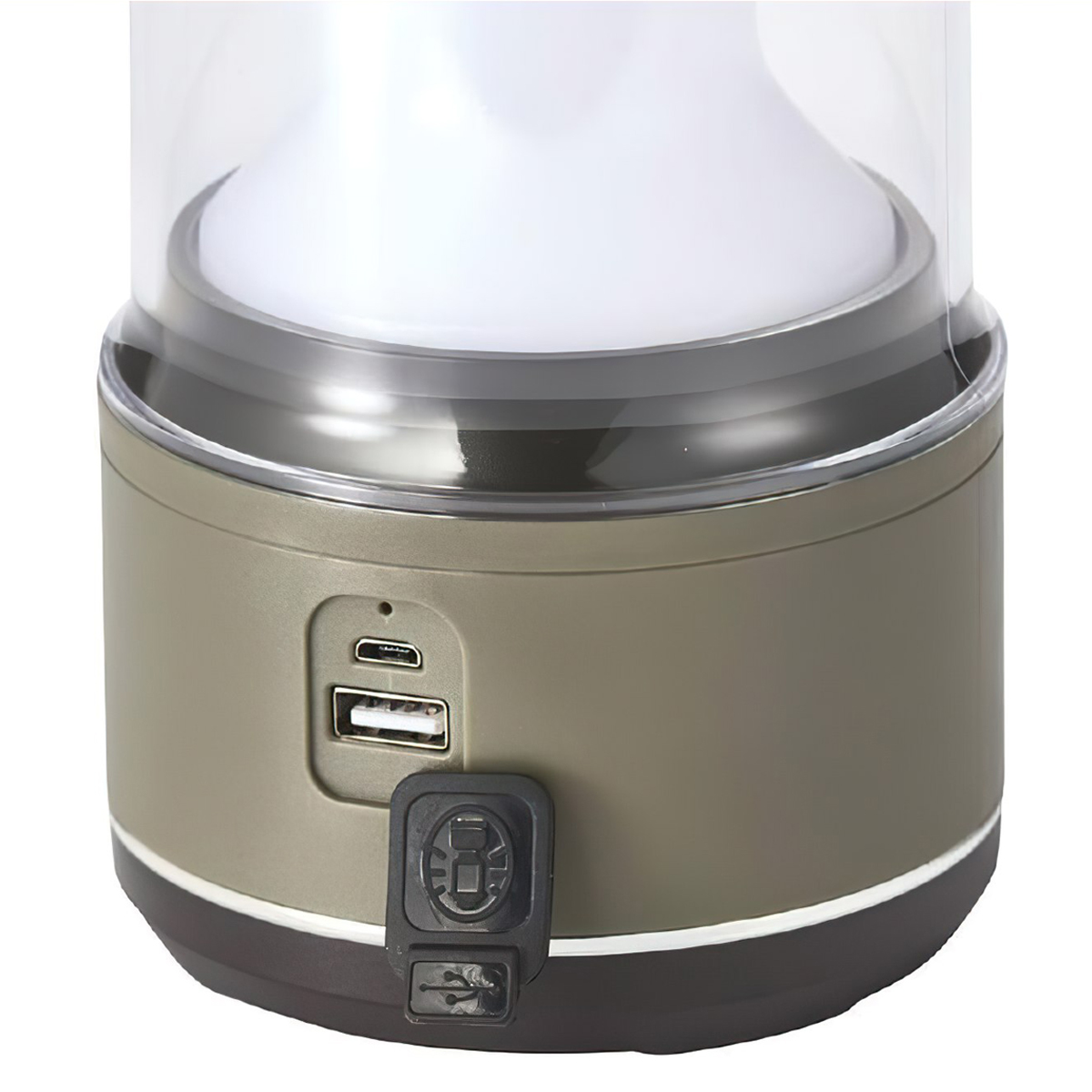 Đèn sạc Coleman All Night 600 Lumen cận cảnh đáy đèn với cổng sạc USB